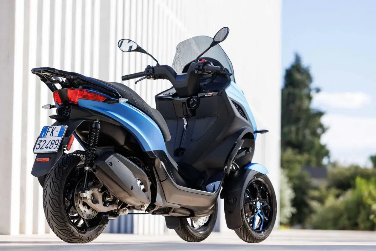 Piaggio MP3 310 e 310 Sport (28)
