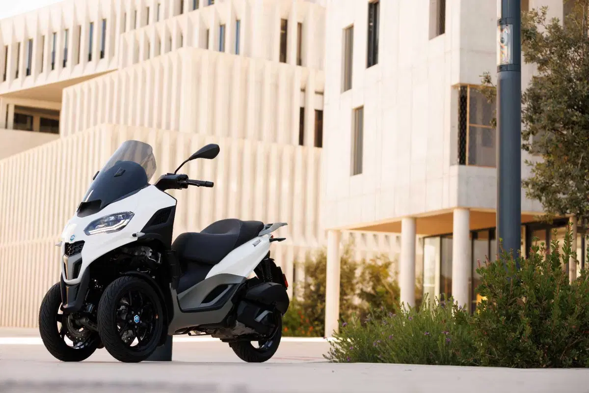 Piaggio MP3 310 e 310 Sport (40)