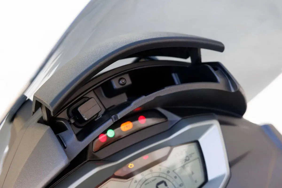 Piaggio MP3 310 e 310 Sport (43)