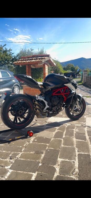 MV Agusta Brutale 800 EAS ABS (2016 - 19) (2)