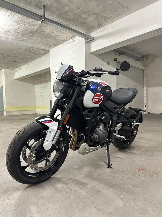 Triumph Trident 660 Triple Tribute Edition (2024) (2)