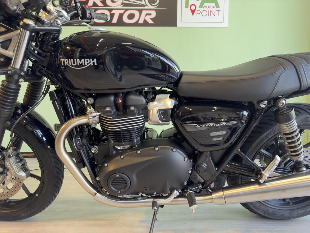 Triumph Speed Twin 900 (2023 - 24) (4)