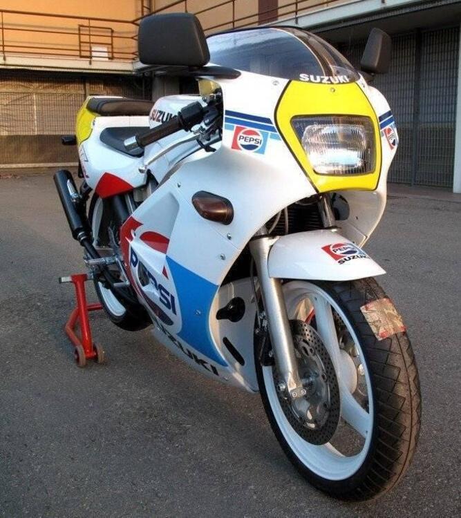 Suzuki RGV 250 (1989 - 97) (3)