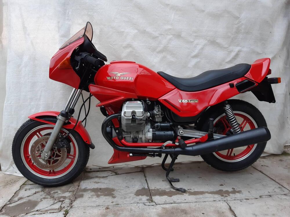 Moto Guzzi V 650 Lario