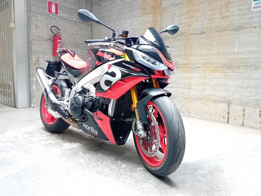 Aprilia Tuono 1100 V4 Factory (2021 - 24) (2)