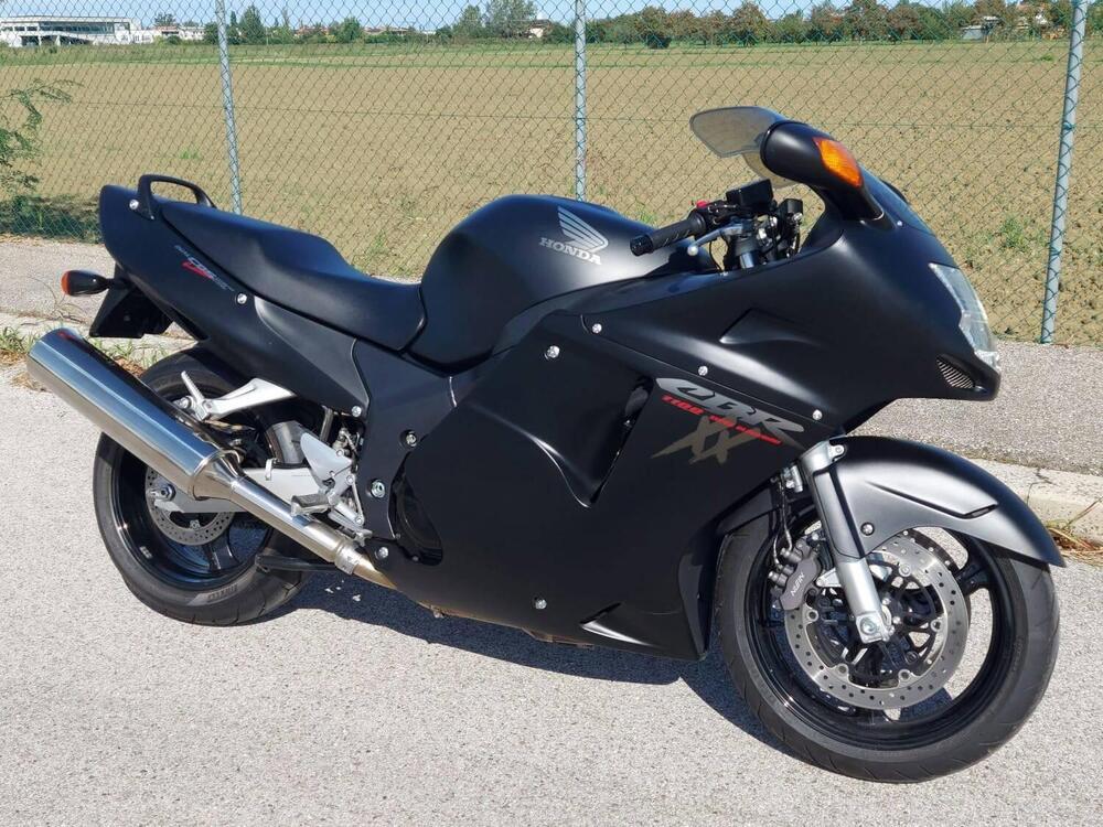 Honda CBR 1100 XX Superblackbird (1996 - 98) (4)