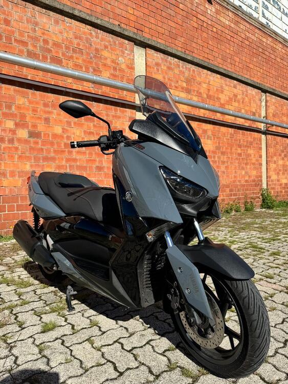 Yamaha X-Max 300 Tech Max (2021 - 24) (2)