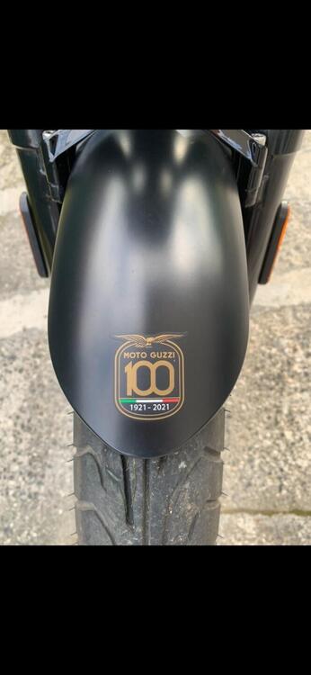 Moto Guzzi V7 Stone (2021 - 24) (5)