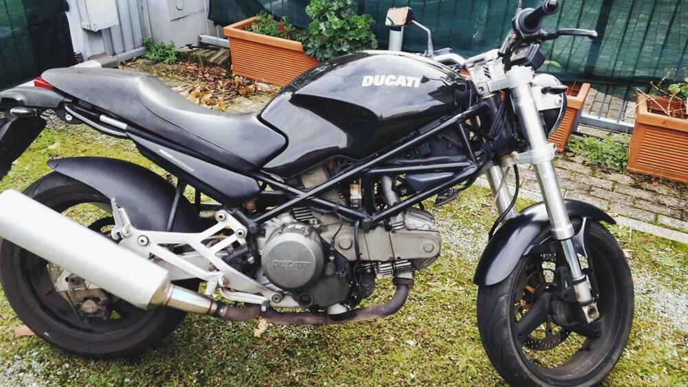 Ducati Monster 600 Dark (1998 - 01)