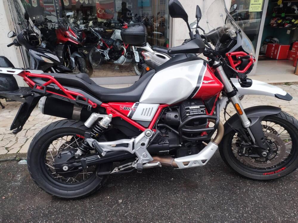 Moto Guzzi V85 TT Evocative Graphics (2019 - 20) (5)