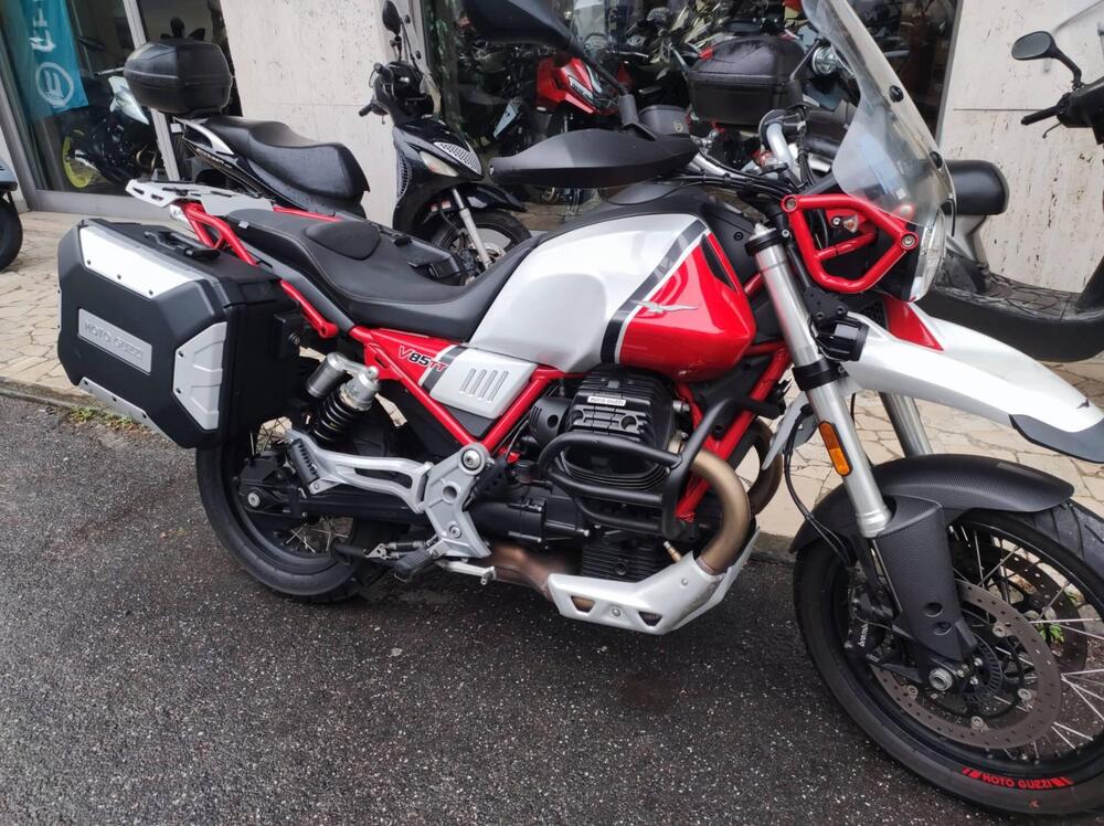 Moto Guzzi V85 TT Evocative Graphics (2019 - 20)