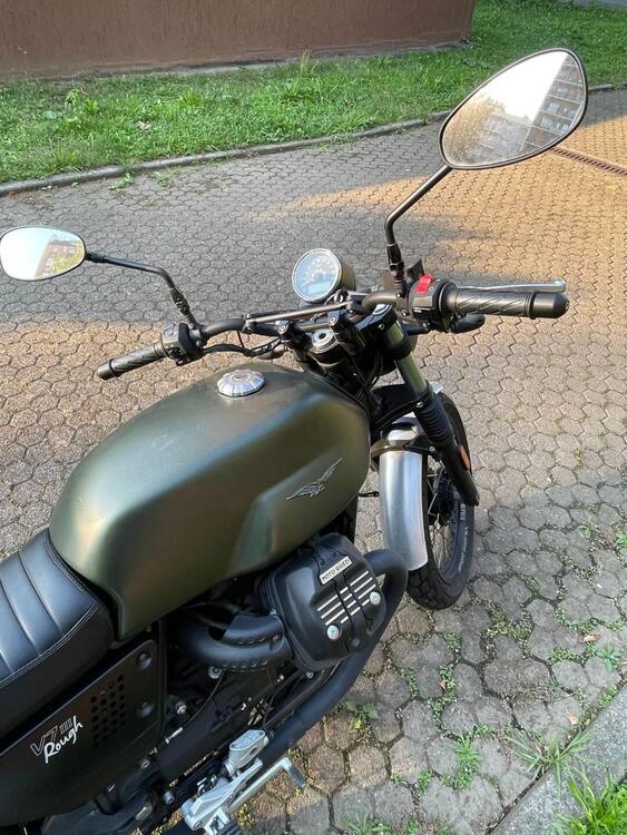 Moto Guzzi V7 III Rough (2018 - 20) (5)