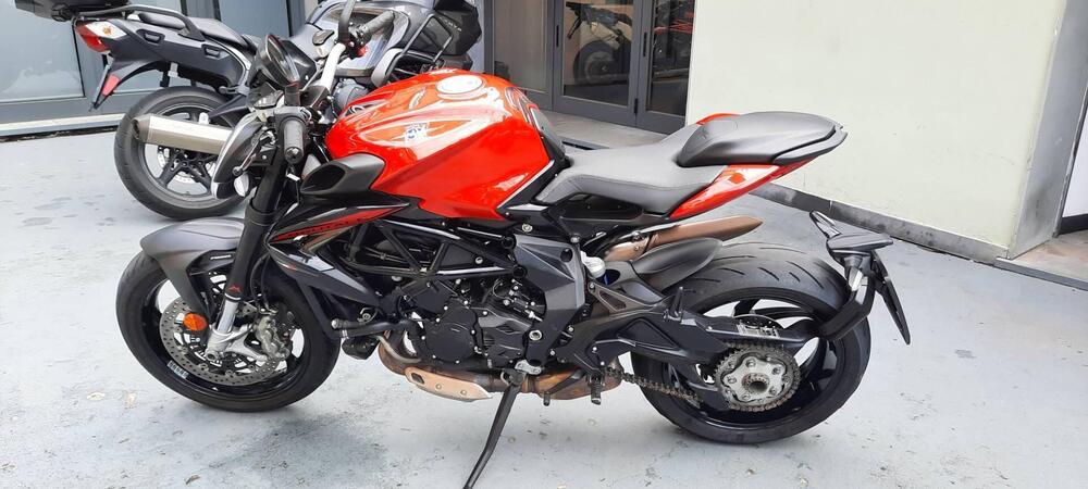 MV Agusta Brutale 800 Rosso (2021 - 23) (2)