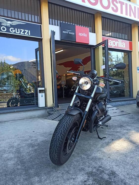 Moto Guzzi V9 Bobber (2018 - 20) (3)