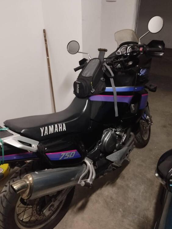 Yamaha XTZ 750