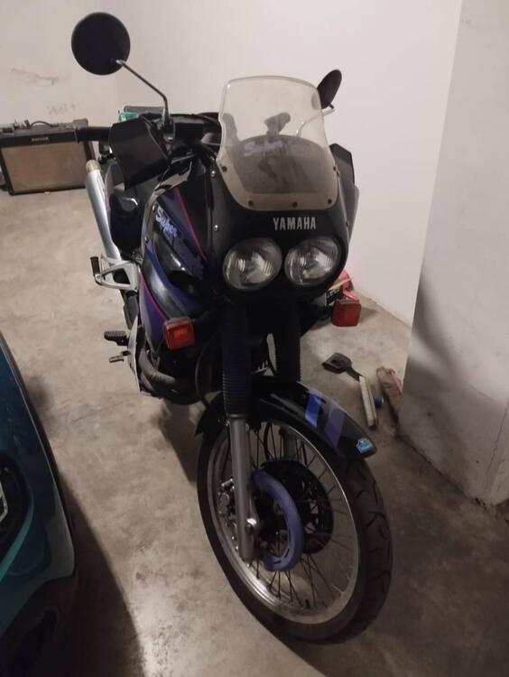 Yamaha XTZ 750 (2)