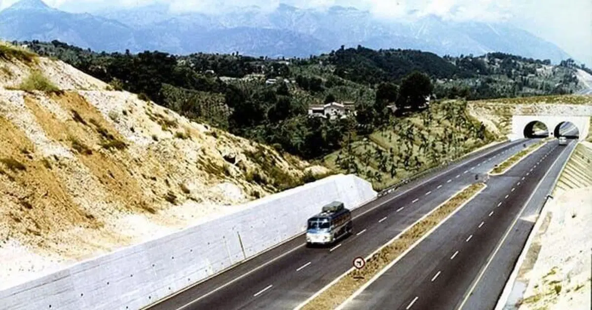 Da 60 anni collega l'Italia, &egrave; l'Autostrada del Sole