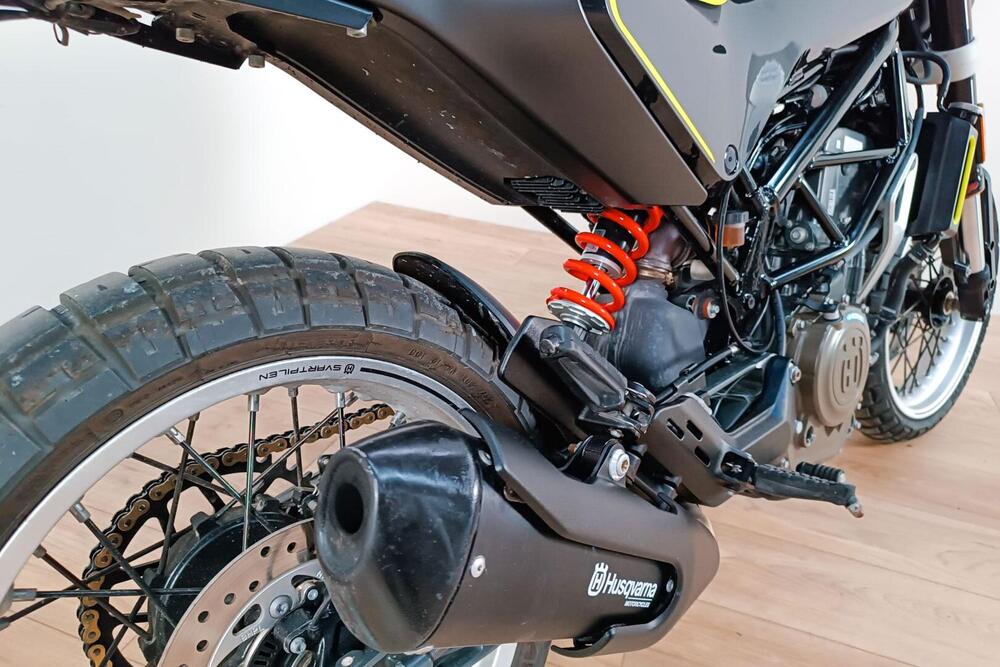 Husqvarna Svartpilen 401 (2018 - 19) (4)