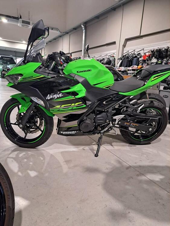 Kawasaki Ninja 400 KRT (2018) (3)