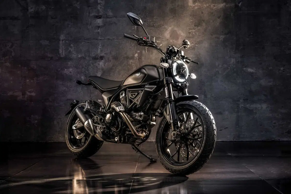 Ducati: nuove Scrambler Icon Dark e Full Throttle 2025 (2)