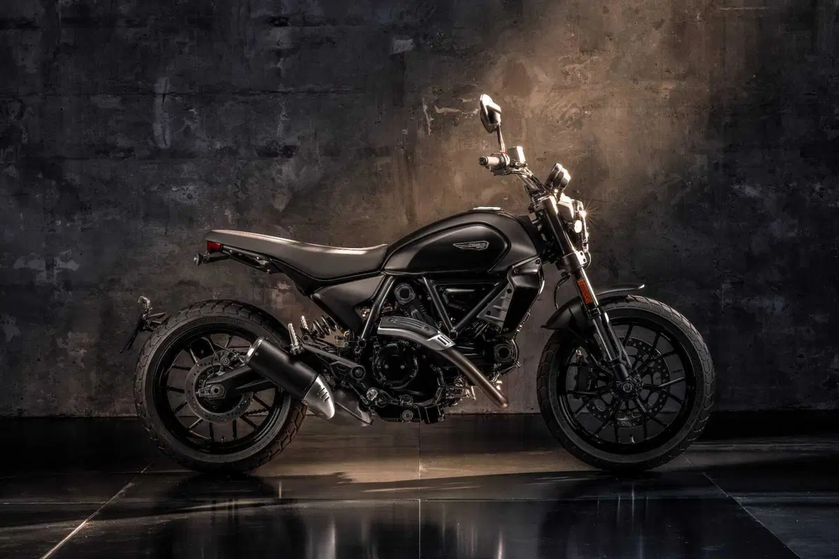 Ducati: nuove Scrambler Icon Dark e Full Throttle 2025 (5)