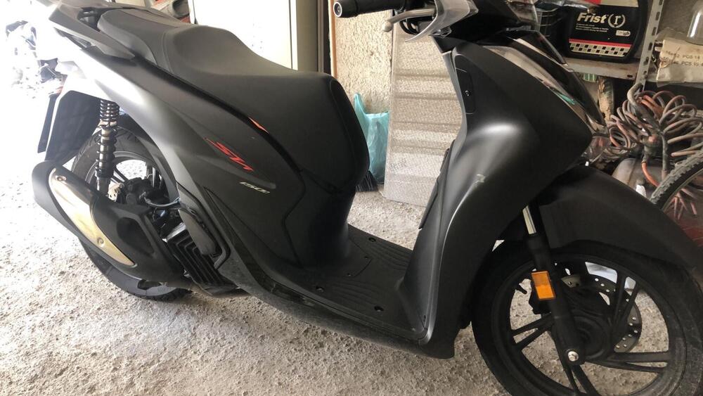 Honda SH 150i Sport (2022 - 24) (2)