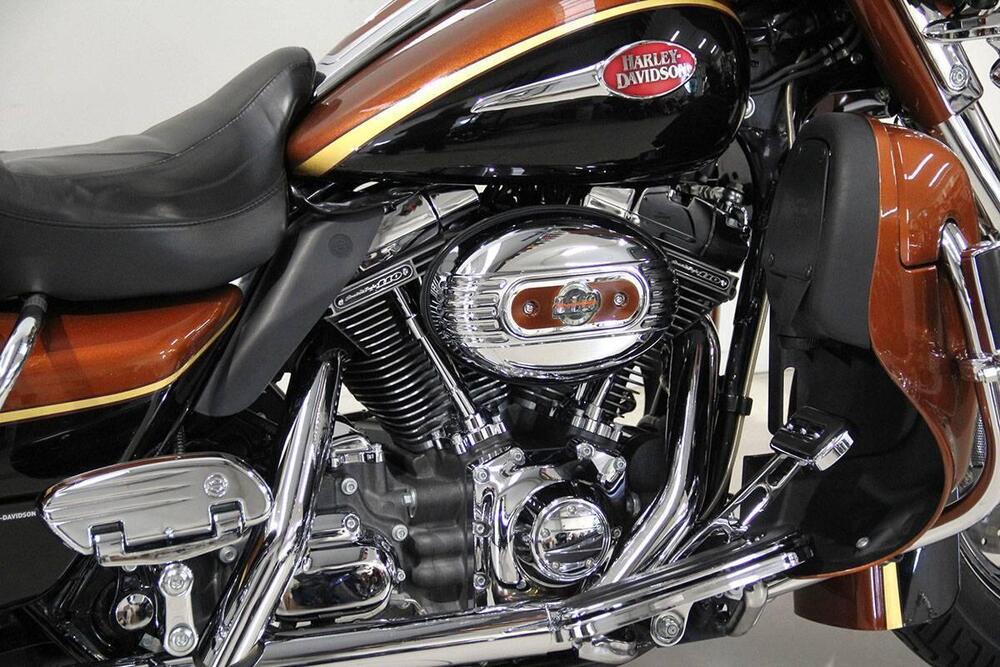 Harley-Davidson 1800 Electra Glide Ultra Classic (2009 - 11) - FLHTCUSE (4)