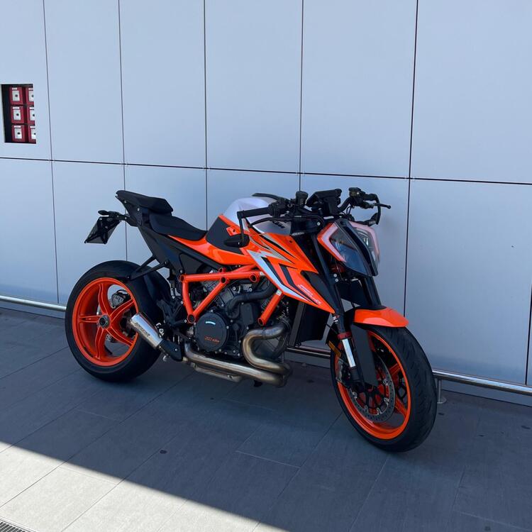 KTM 1290 Super Duke R (2022 - 23) (2)