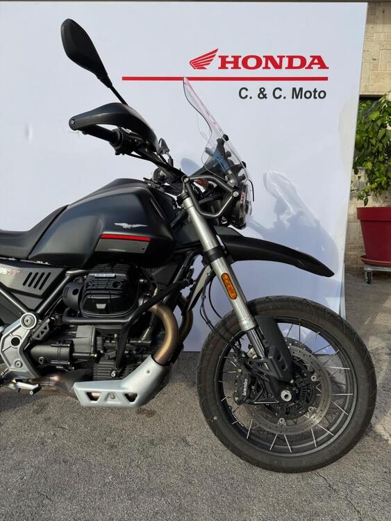 Moto Guzzi V85 TT (2021 - 23) (4)