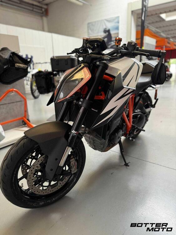 KTM 1290 Super Duke R (2019) (5)