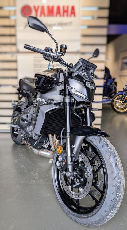 Yamaha MT-09 Y-AMT (2024) (2)