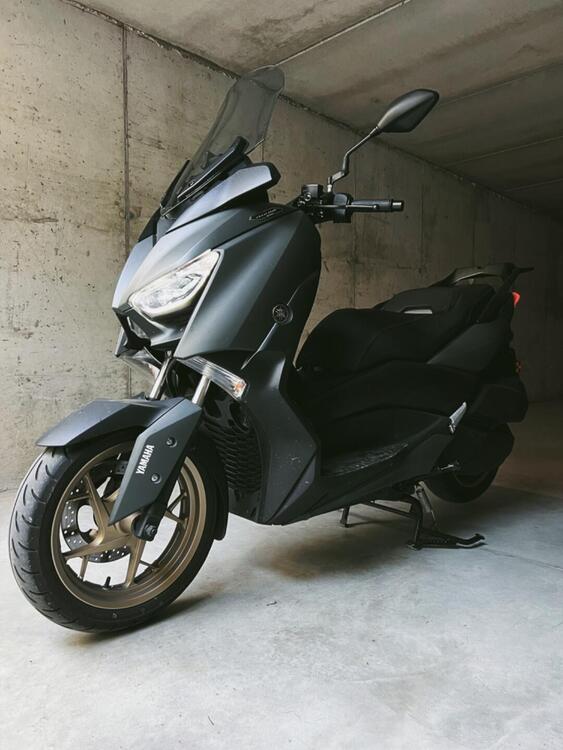 Yamaha X-Max 300 Tech Max (2020) (2)