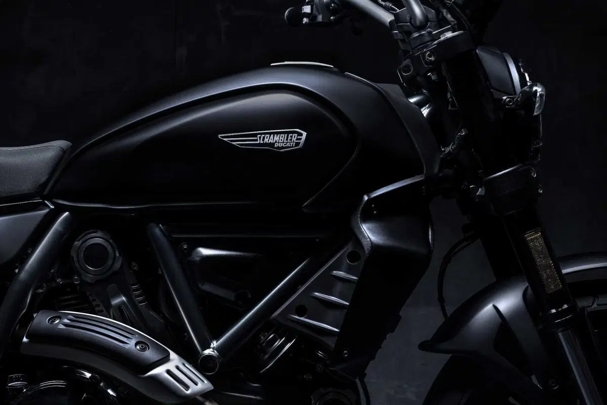 Ducati: nuove Scrambler Icon Dark e Full Throttle 2025 (6)