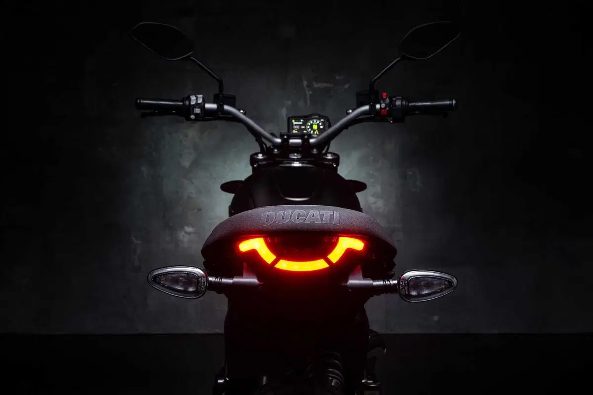 Ducati: nuove Scrambler Icon Dark e Full Throttle 2025 (8)