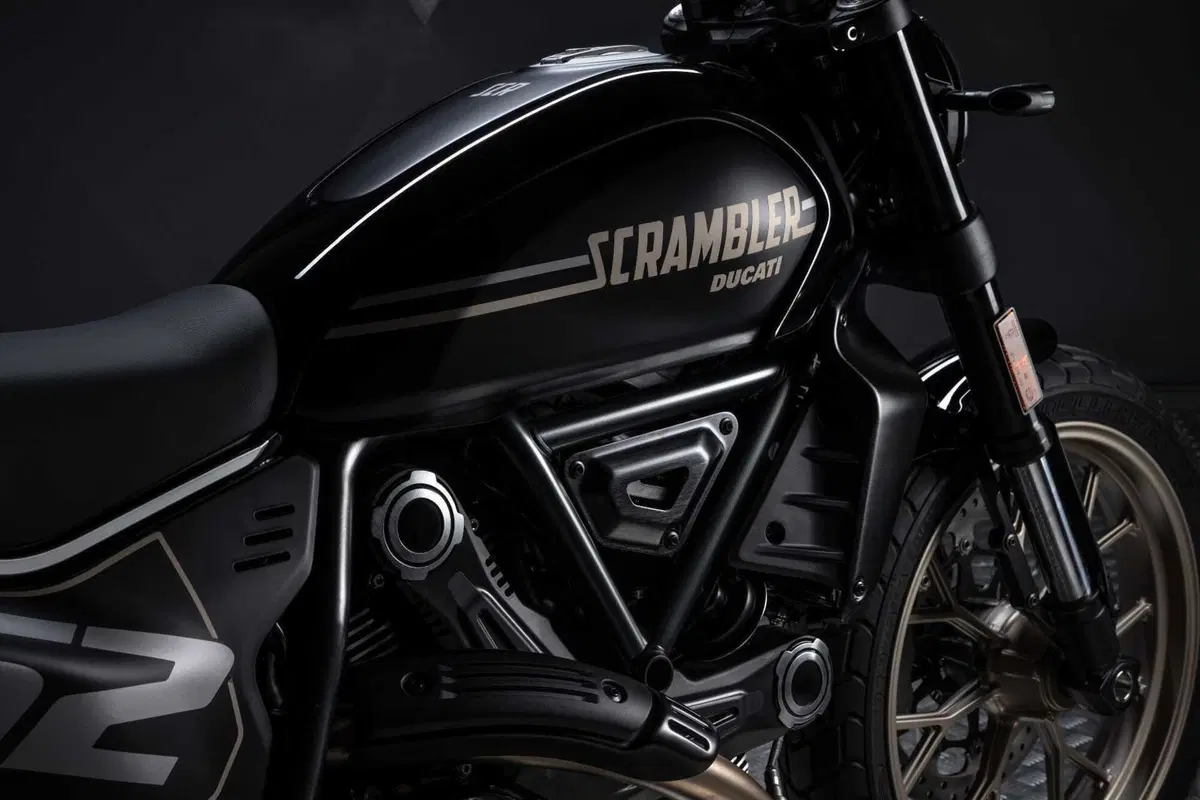 Ducati: nuove Scrambler Icon Dark e Full Throttle 2025 (6)
