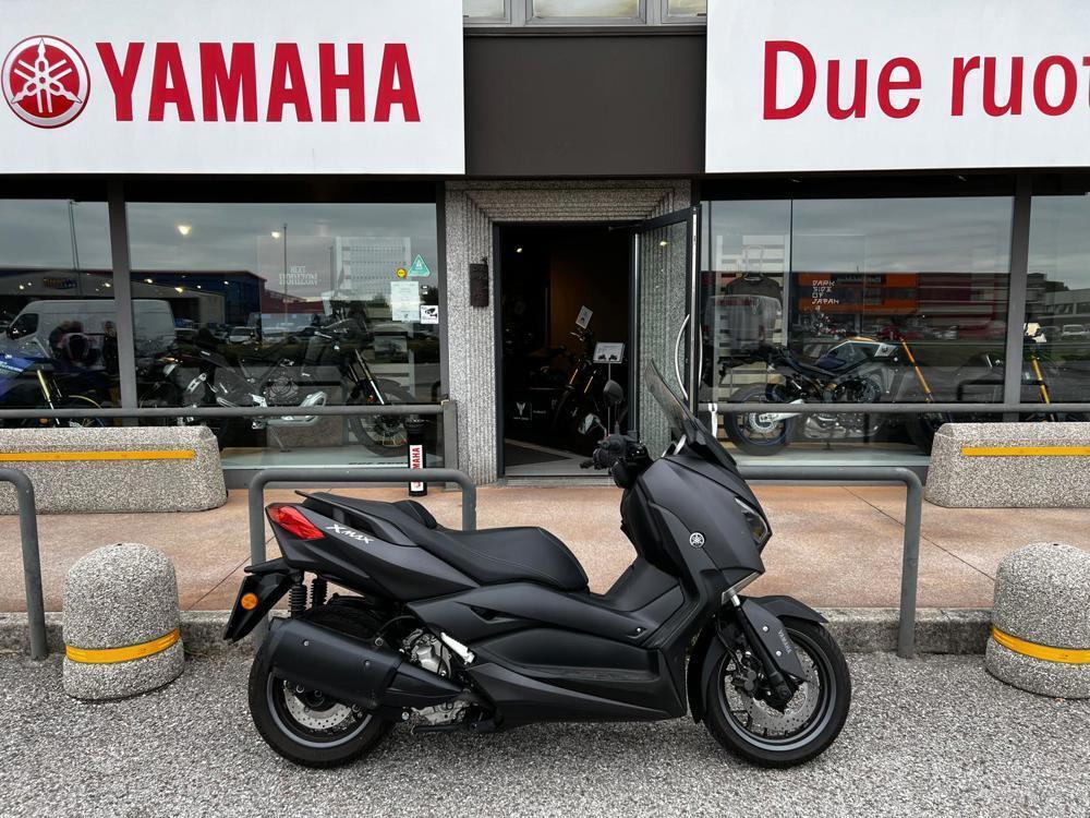 Yamaha X-Max 300 (2021 - 24) (3)