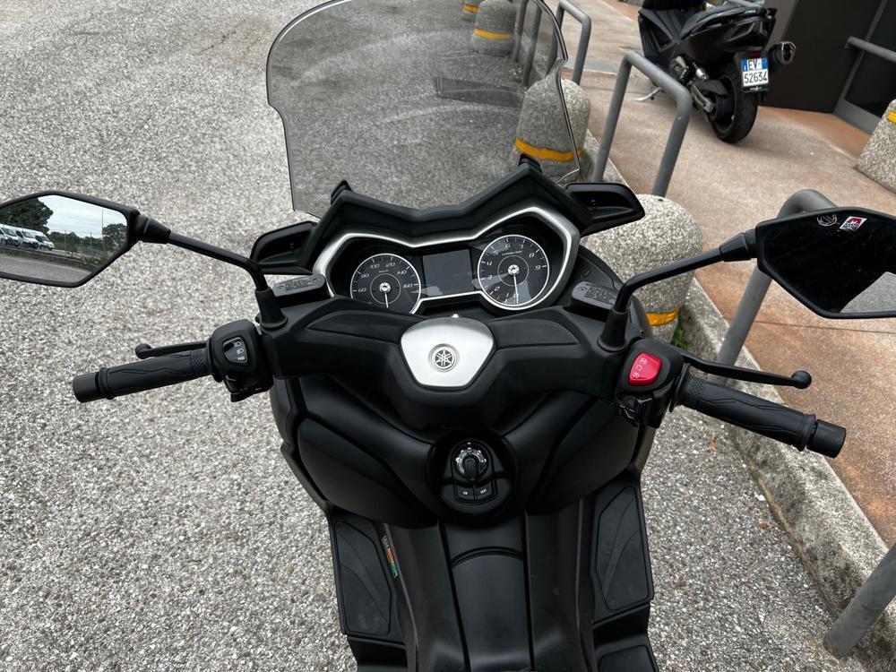 Yamaha X-Max 300 (2021 - 24) (4)