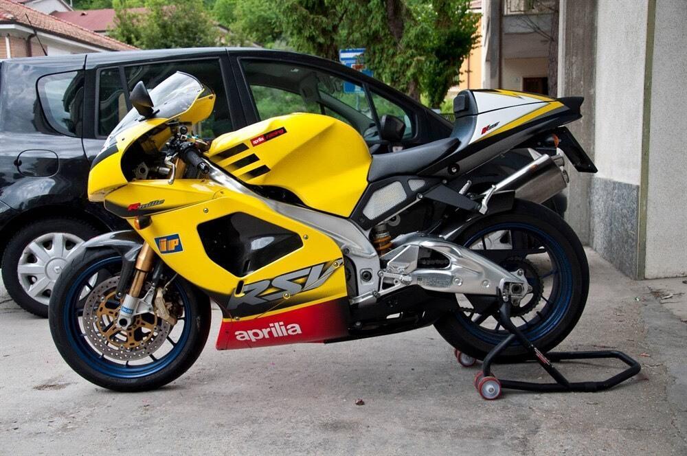 Aprilia RSV 1000 R (2001 - 02) (2)