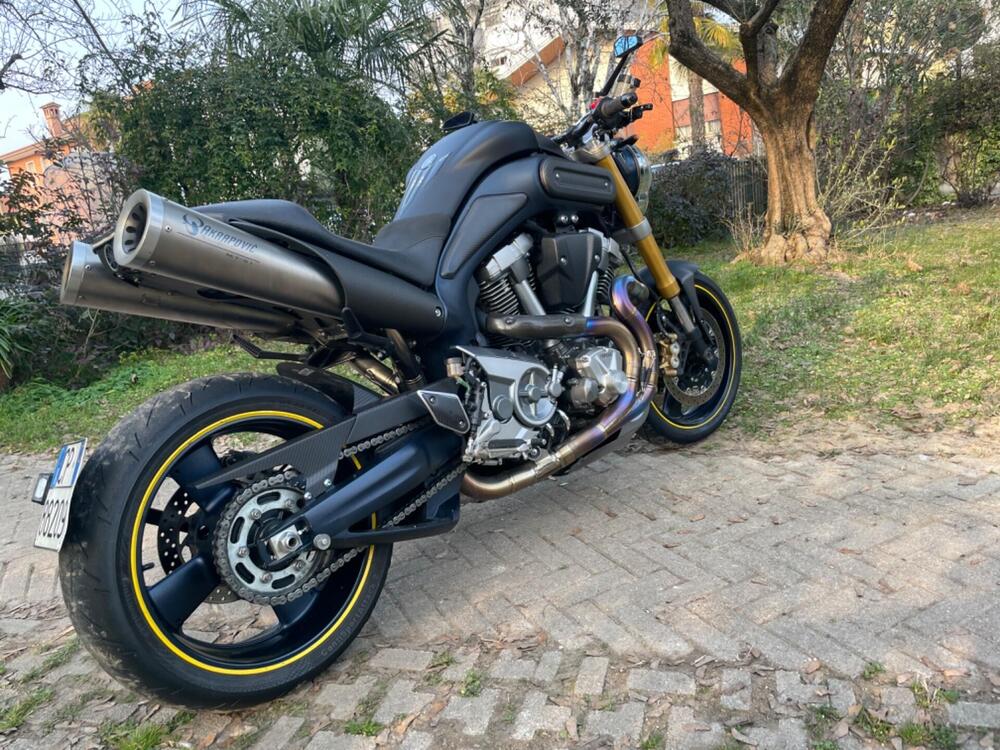 Yamaha MT-01 (2005- 11) (2)