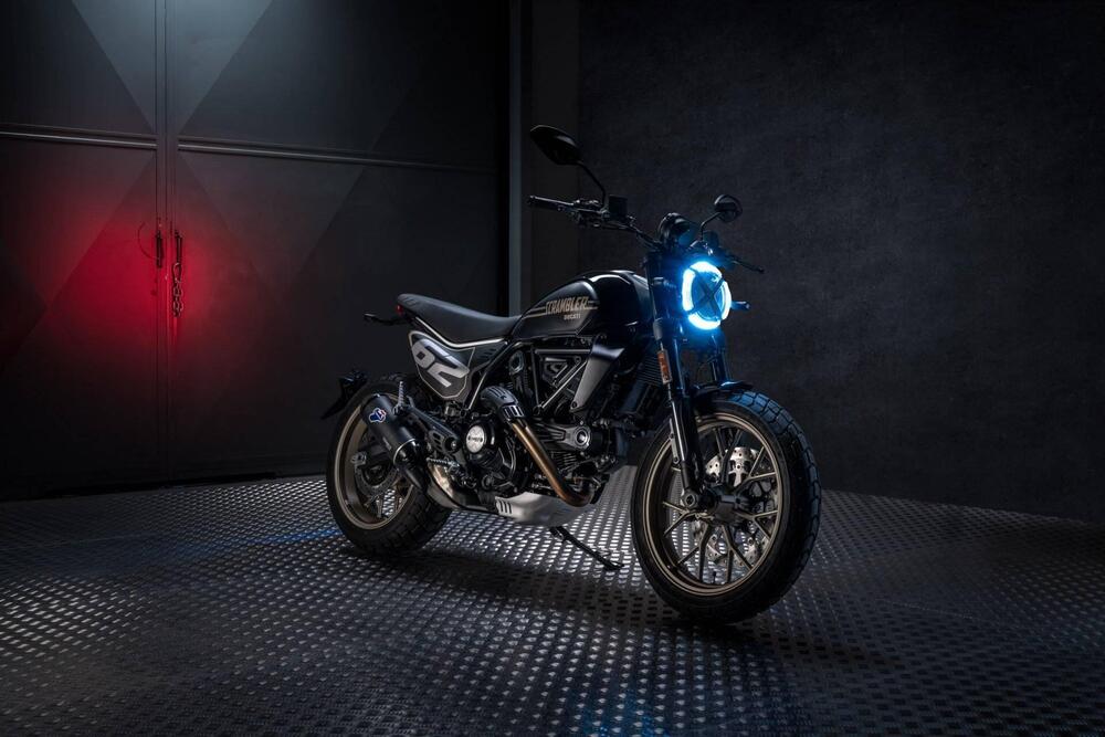 Ducati Scrambler 800 Full Throttle (2025) (2)