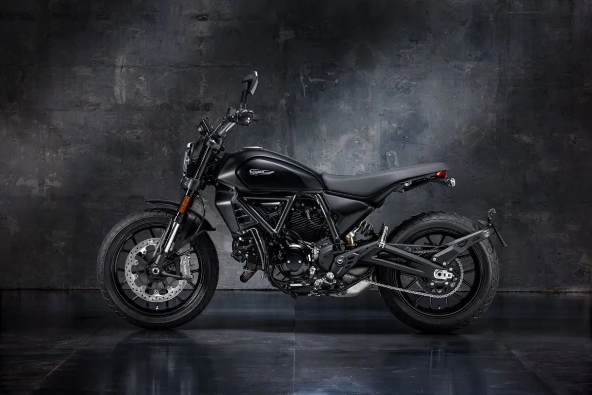Ducati Scrambler 800 Icon Dark (2025 - 26) (2)