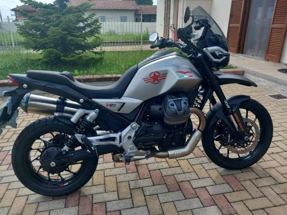 Moto Guzzi V85 Strada (2024) (2)