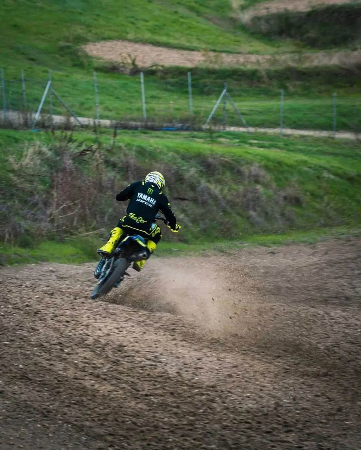 MotoGP in Giappone? Valentino Rossi si allena con il cross a Cavallara: che gas! [VIDEO E GALLERY]