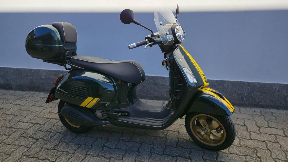 Vespa GTS 300 Super Racing Sixties Hpe (2021 - 22)