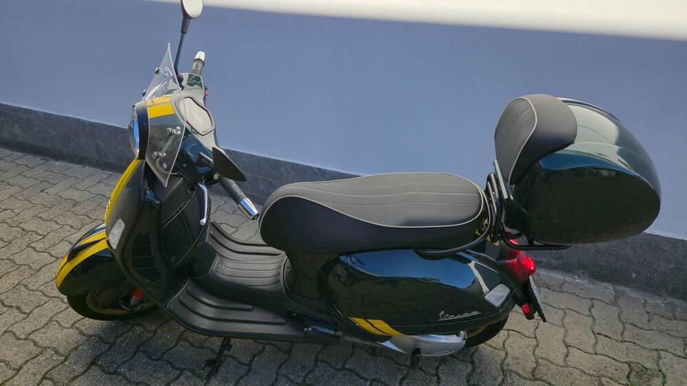 Vespa GTS 300 Super Racing Sixties Hpe (2021 - 22) (5)