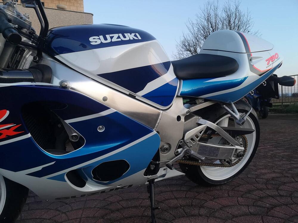 Suzuki GSX R 750 (1996 - 97) (3)