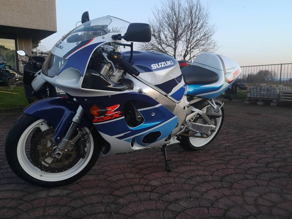 Suzuki GSX R 750 (1996 - 97) (2)