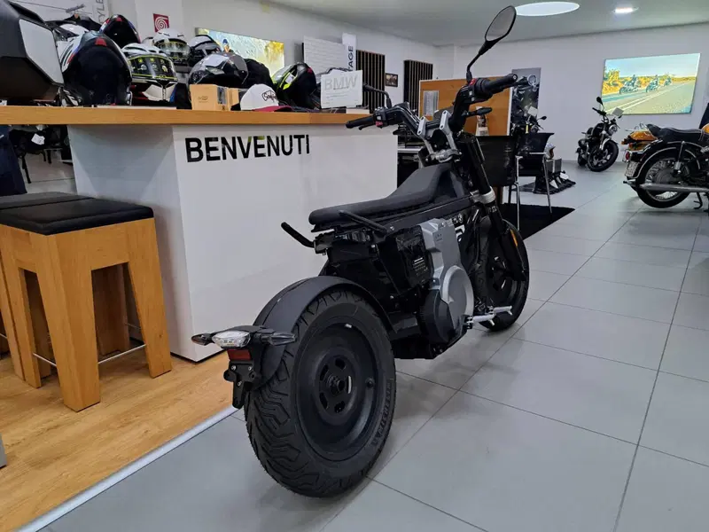 Bmw CE 02 (2024 - 26) (3)