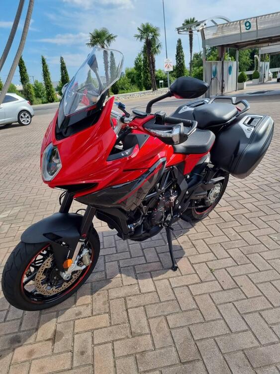 MV Agusta Turismo Veloce 800 Rosso (2021 - 23) (2)