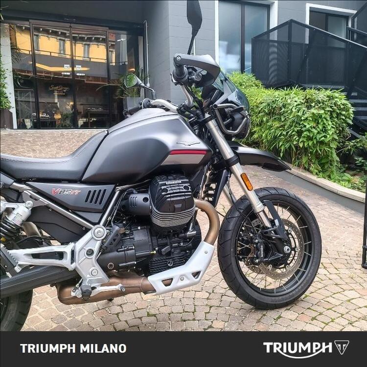 Moto Guzzi V85 TT (2021 - 23) (3)